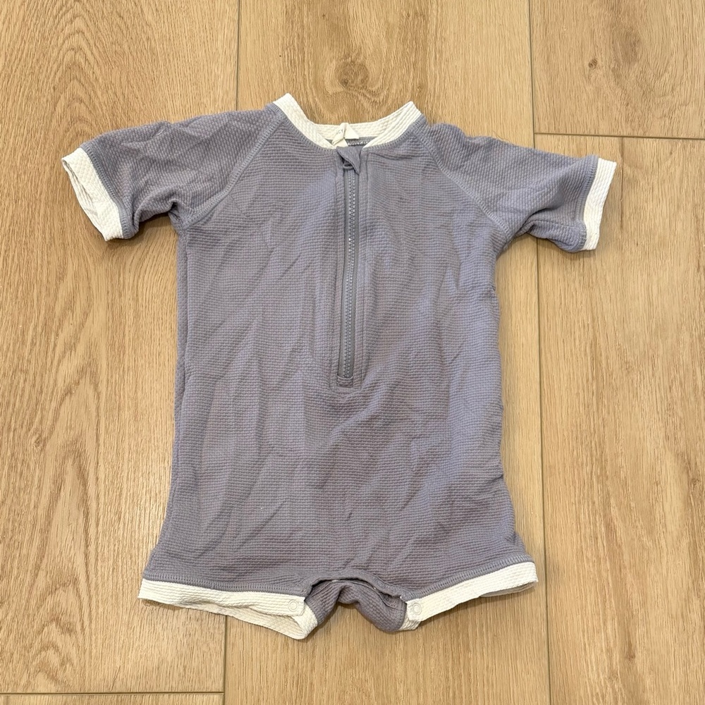 EUC Quincy Mae Gray Swim Romper (18-24 months)